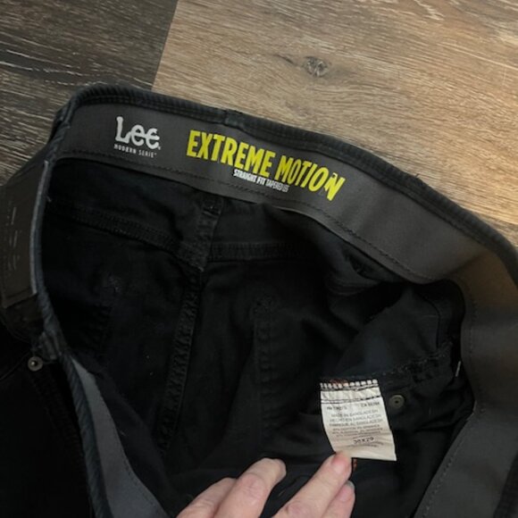 Men's Lee Modern Extreme Motion Straight Leg Pants, Size 38X29, Black, Good Con - Picture 2 of 3